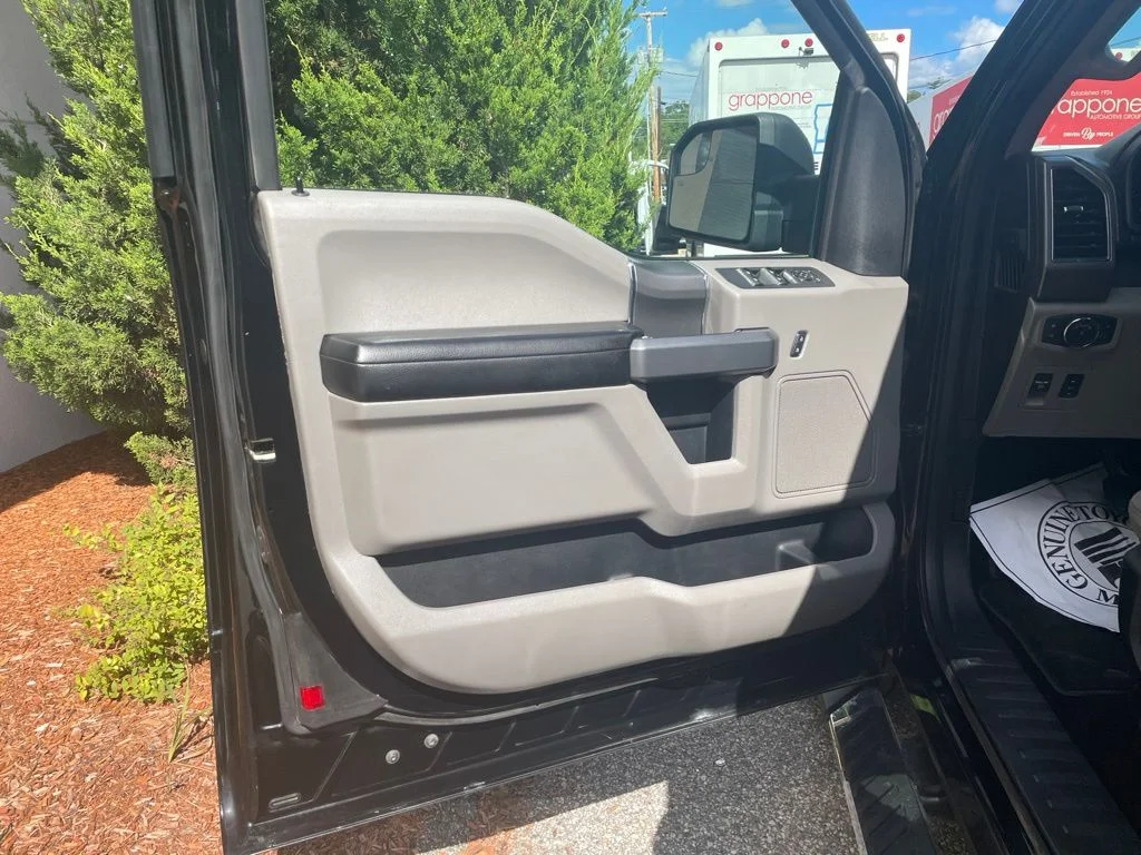 Used 2018 Shadow Black Ford XLT image 11