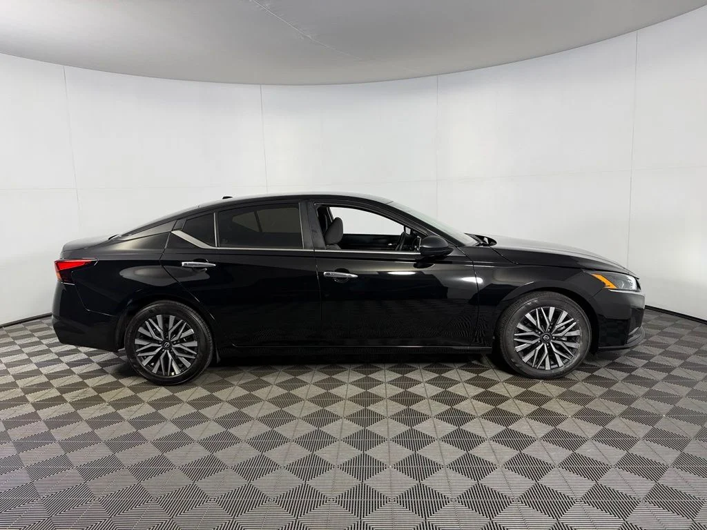 Certified Used 2025 Black Nissan 2.5 SV image 7