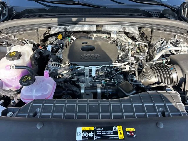 New 2026 Silver Zynith Exterior Paint Jeep Altitude image 33