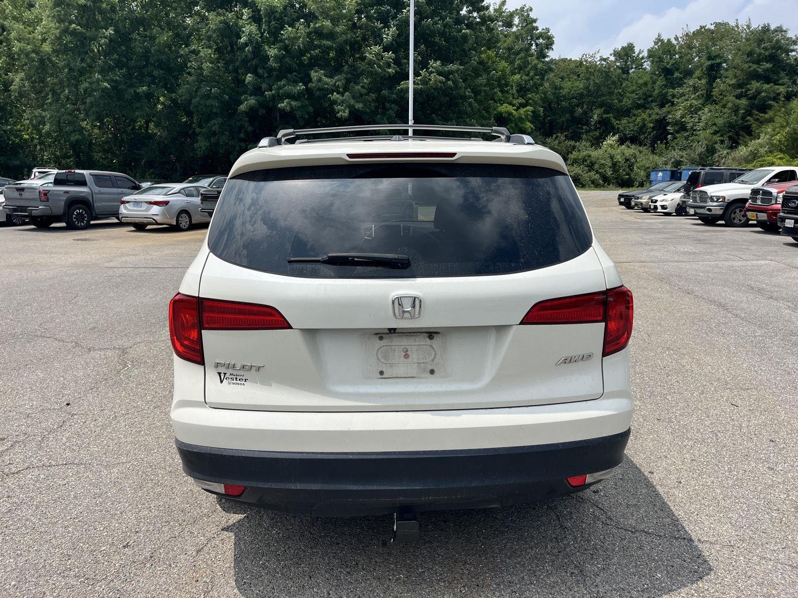 Used 2018 White Diamond Pearl Honda EX-L image 6