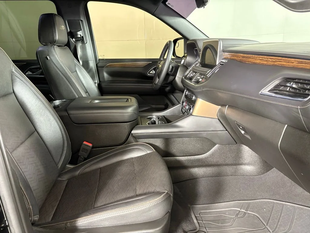 Used 2024 Black Chevrolet High Country image 17