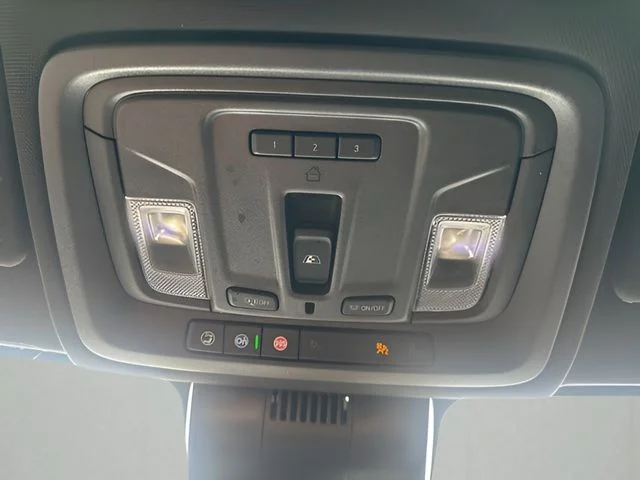 Used 2024 White GMC AT4 image 16