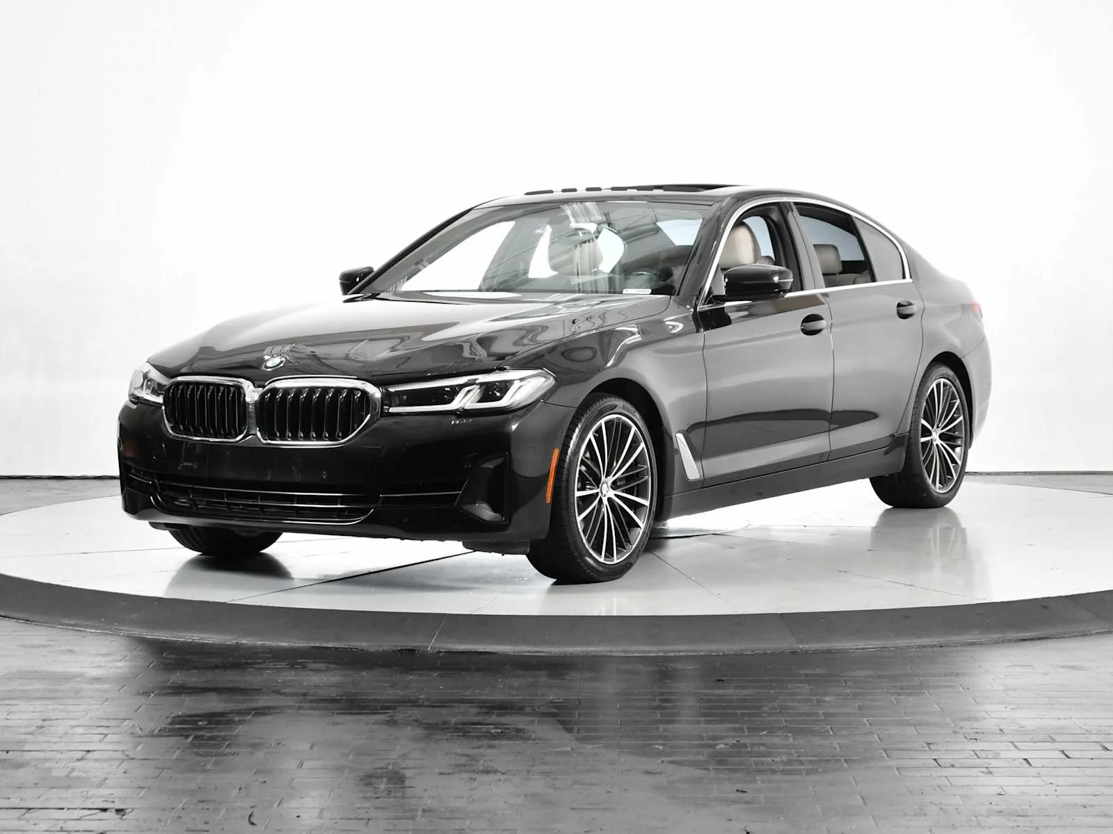 2021 BMW 5 Series 530i Sedan's photo