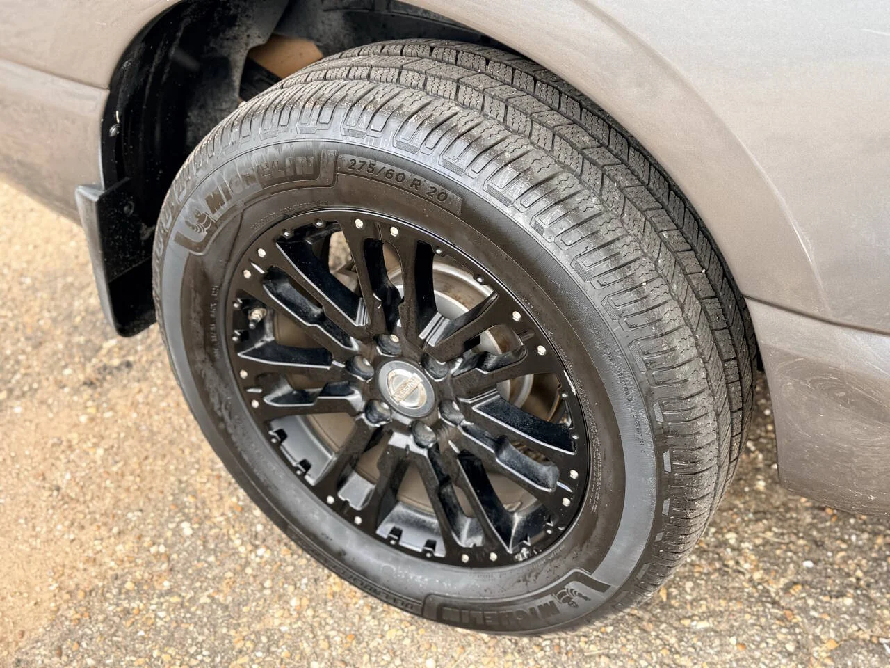 Used 2018 Gray Nissan SL 4x2 4dr Crew Cab image 10