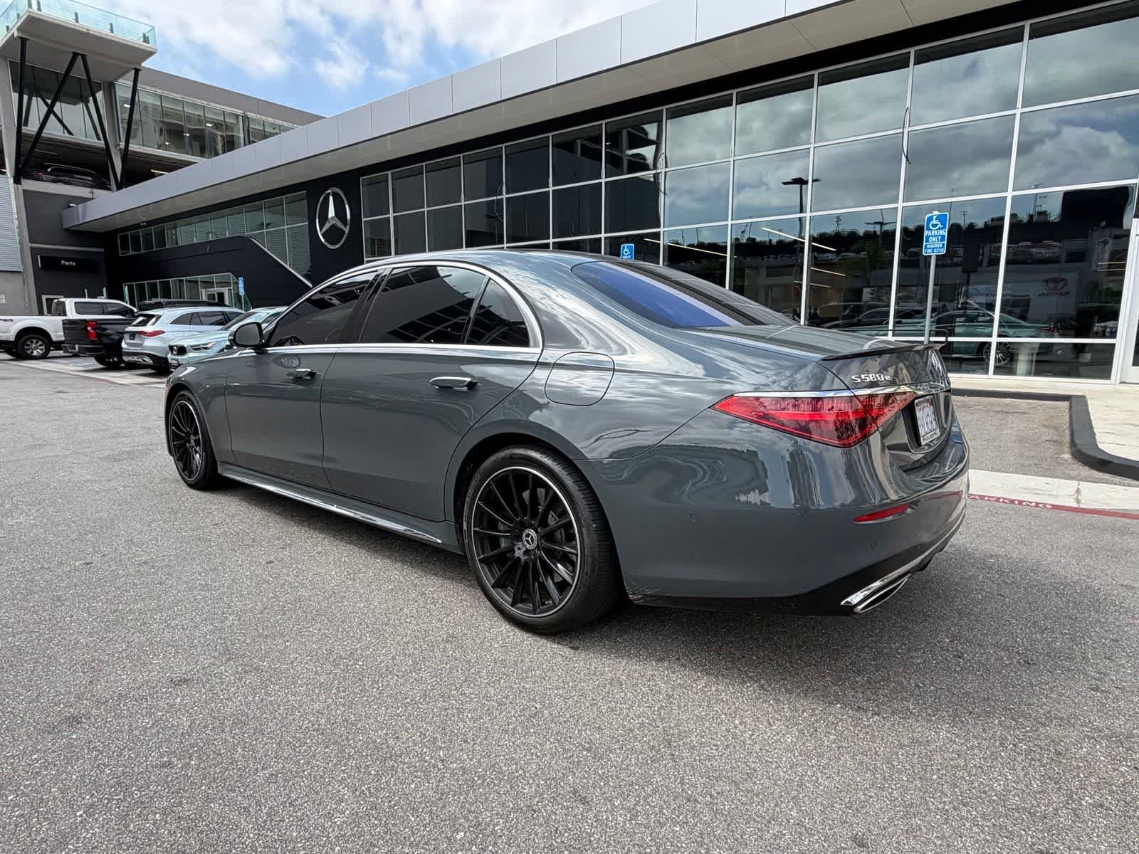 Certified Used 2023 MANUFAKTUR Graphite Grey Solid Mercedes-Benz S 580e image 3