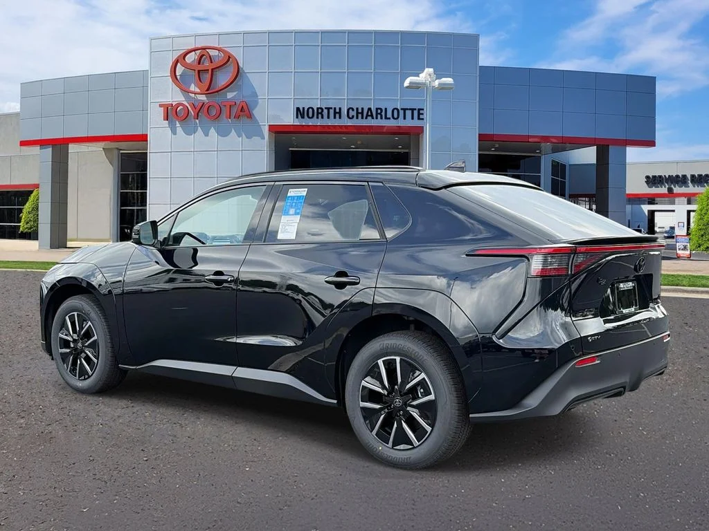 New 2026 Midnight Black Metallic Toyota XLE image 5