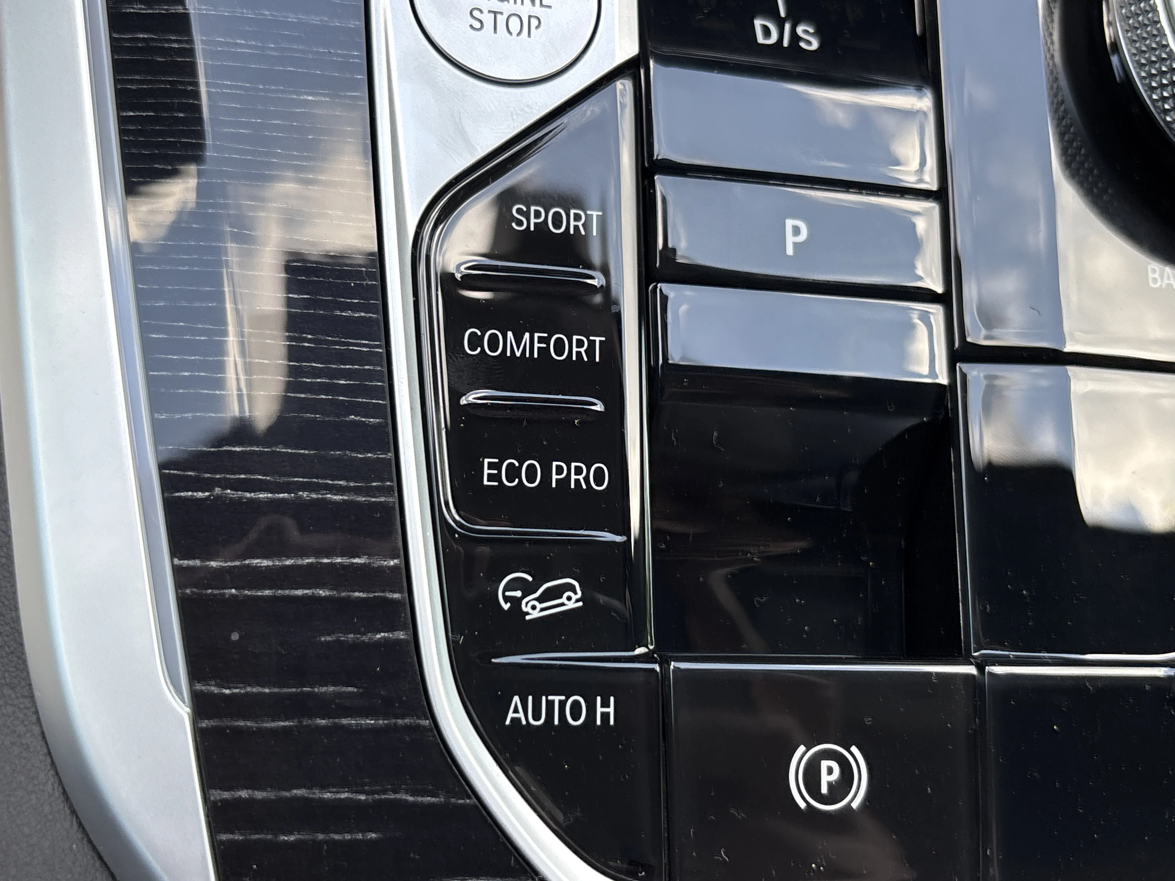 New 2026 0416 Carbon Black Metallic BMW xDrive40i image 45