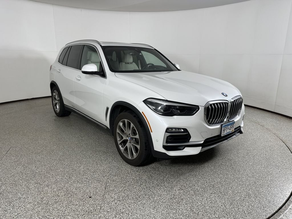 Used 2021 White BMW xDrive40i image 4