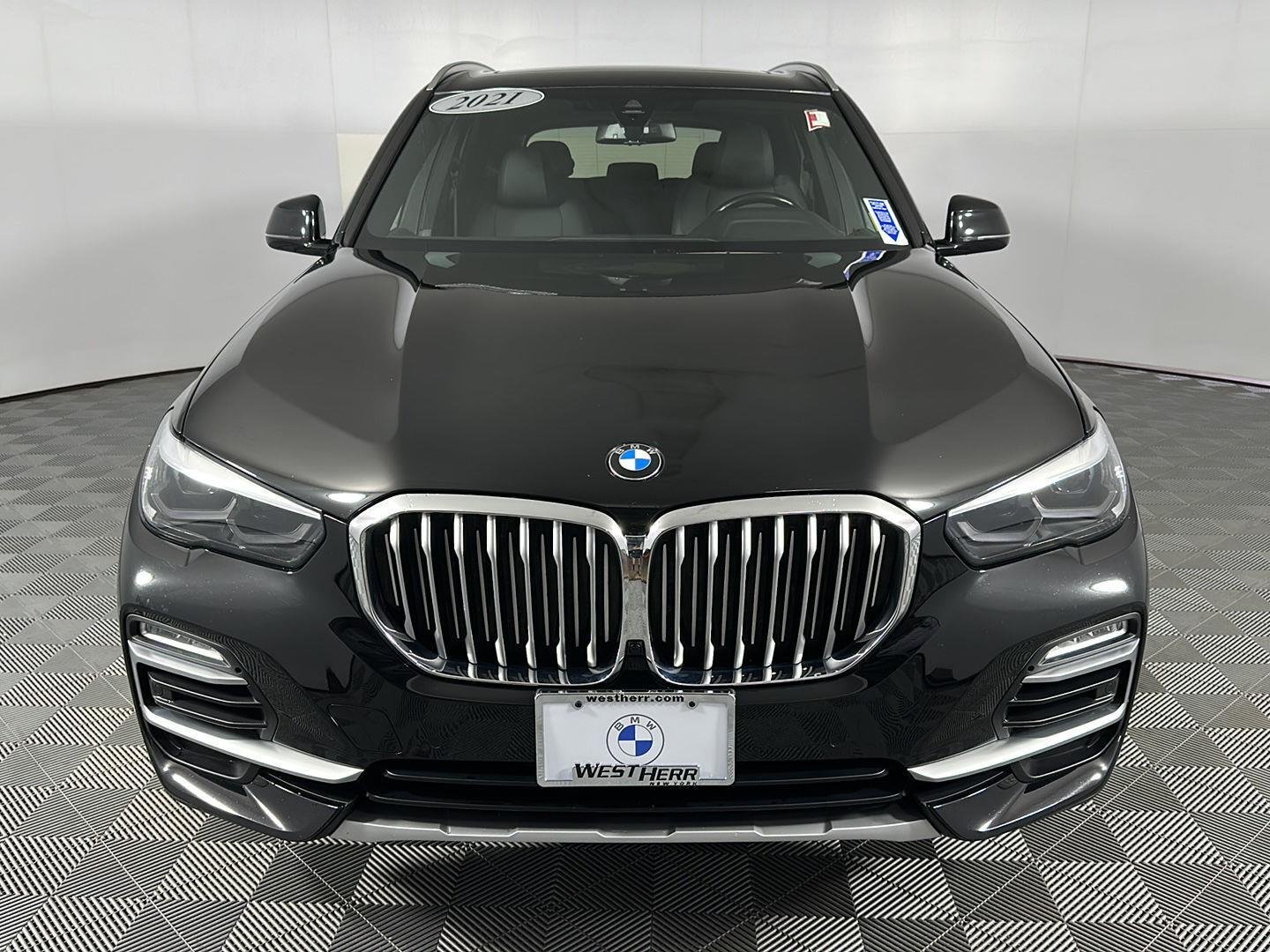 Used 2021 Jet Black BMW xDrive40i image 4