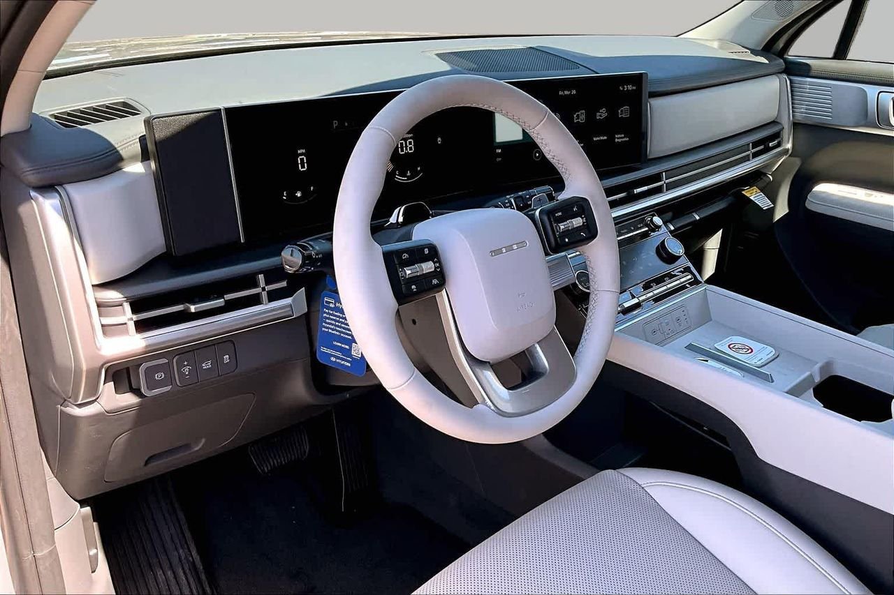 New 2026 Shimmering Silver Hyundai SEL image 8