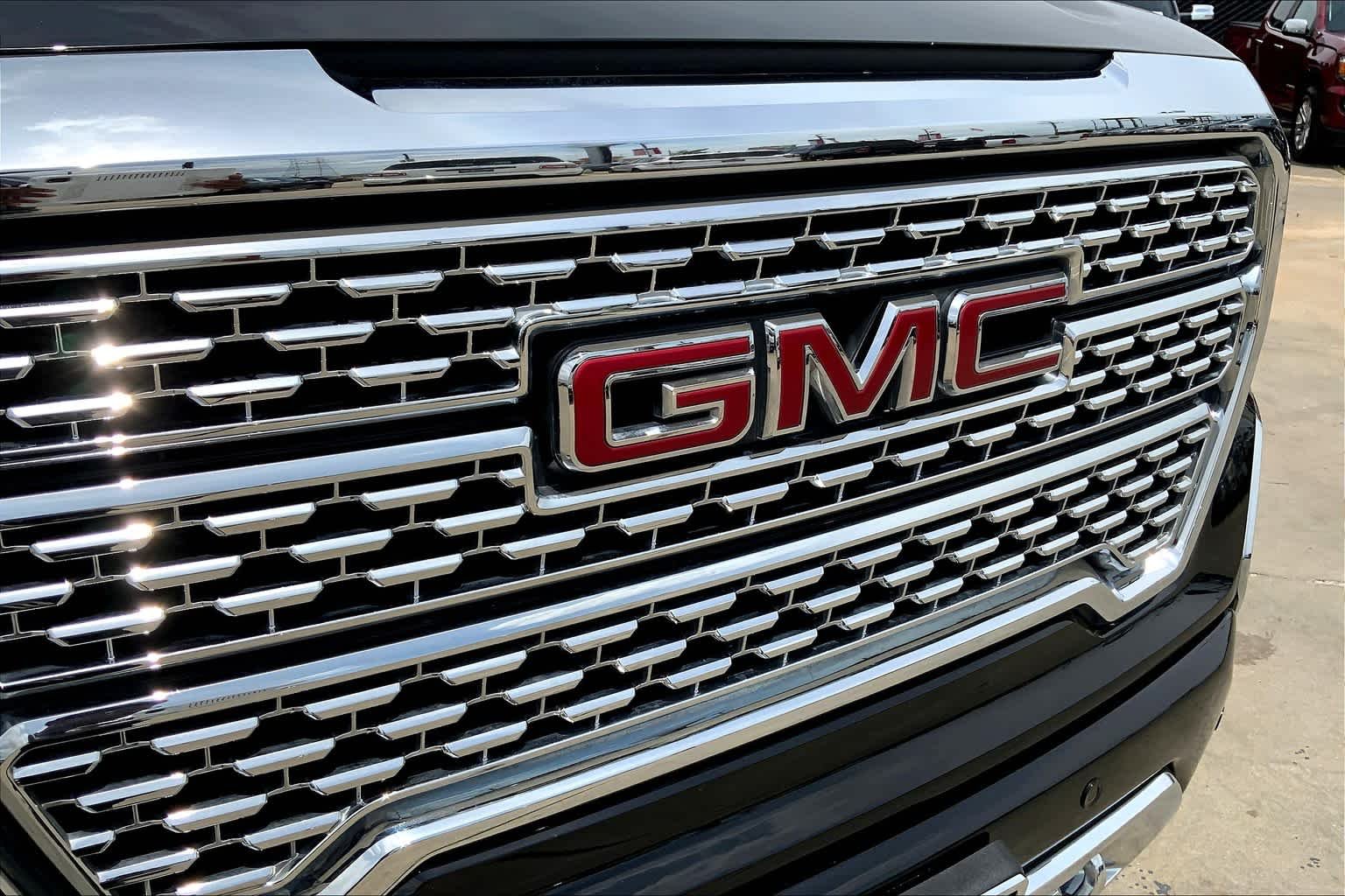 Used 2022 Onyx Black GMC Denali image 30