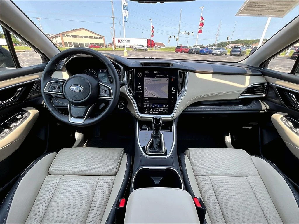 Used 2025 Crystal White Pearl Subaru Limited image 9