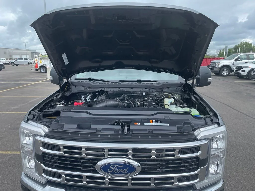 New 2026 Carbonized Gray Metallic Ford F-350® XLT image 23