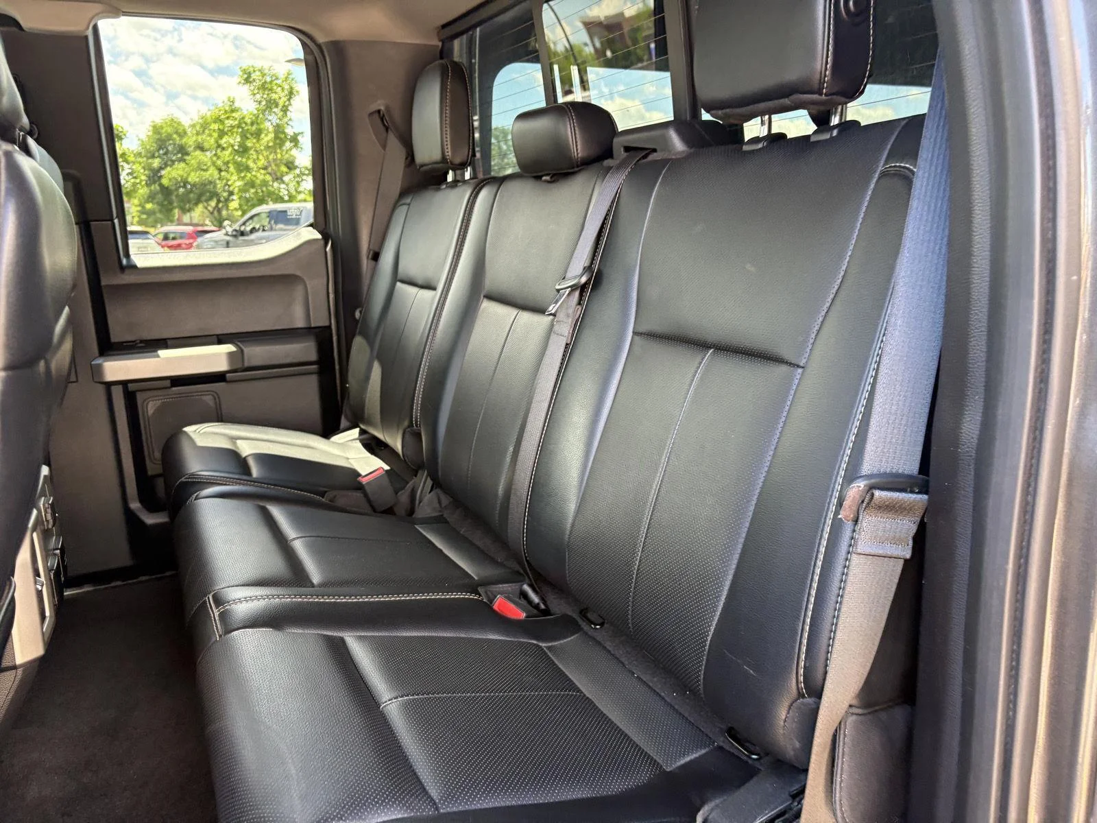 Used 2018 Magnetic Ford LARIAT image 20