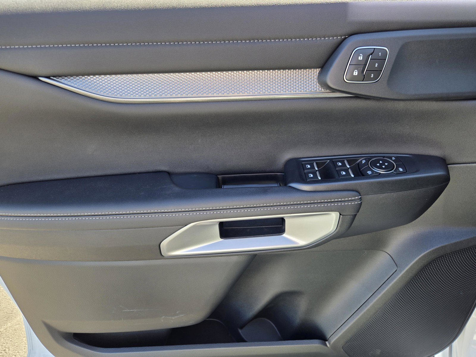 New 2026 Oxford White Ford Lariat® image 9