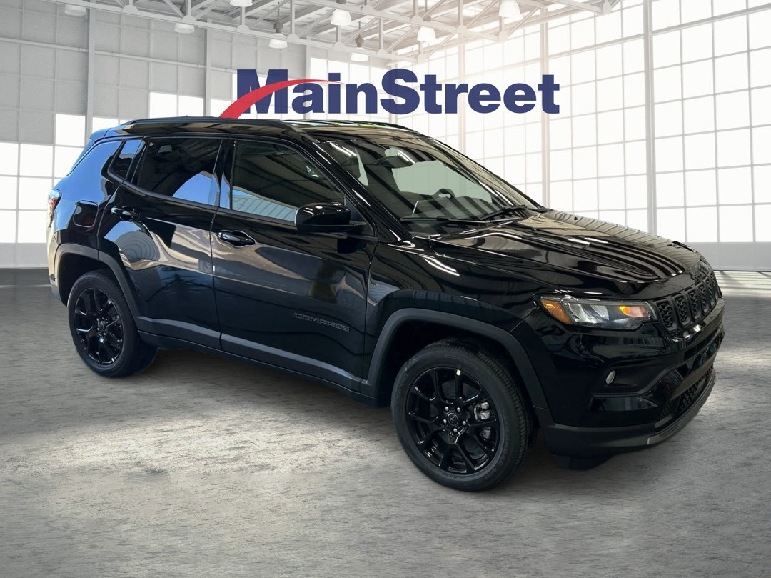 New 2026 Diamond Black Crystal Pearl-Coat Exterior Paint Jeep Latitude image 7