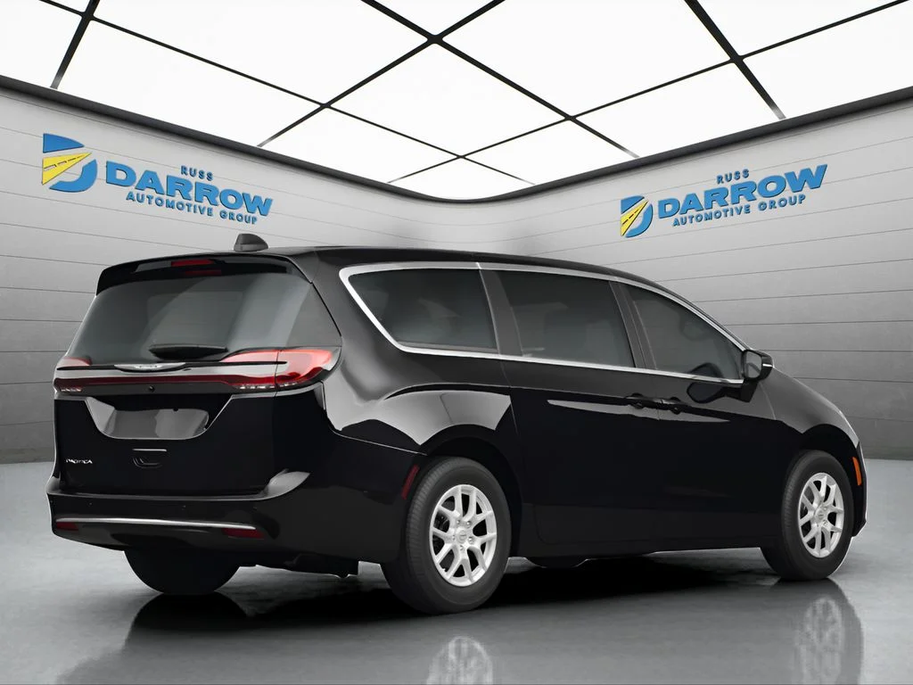 Used 2024 Black Chrysler Touring L image 3