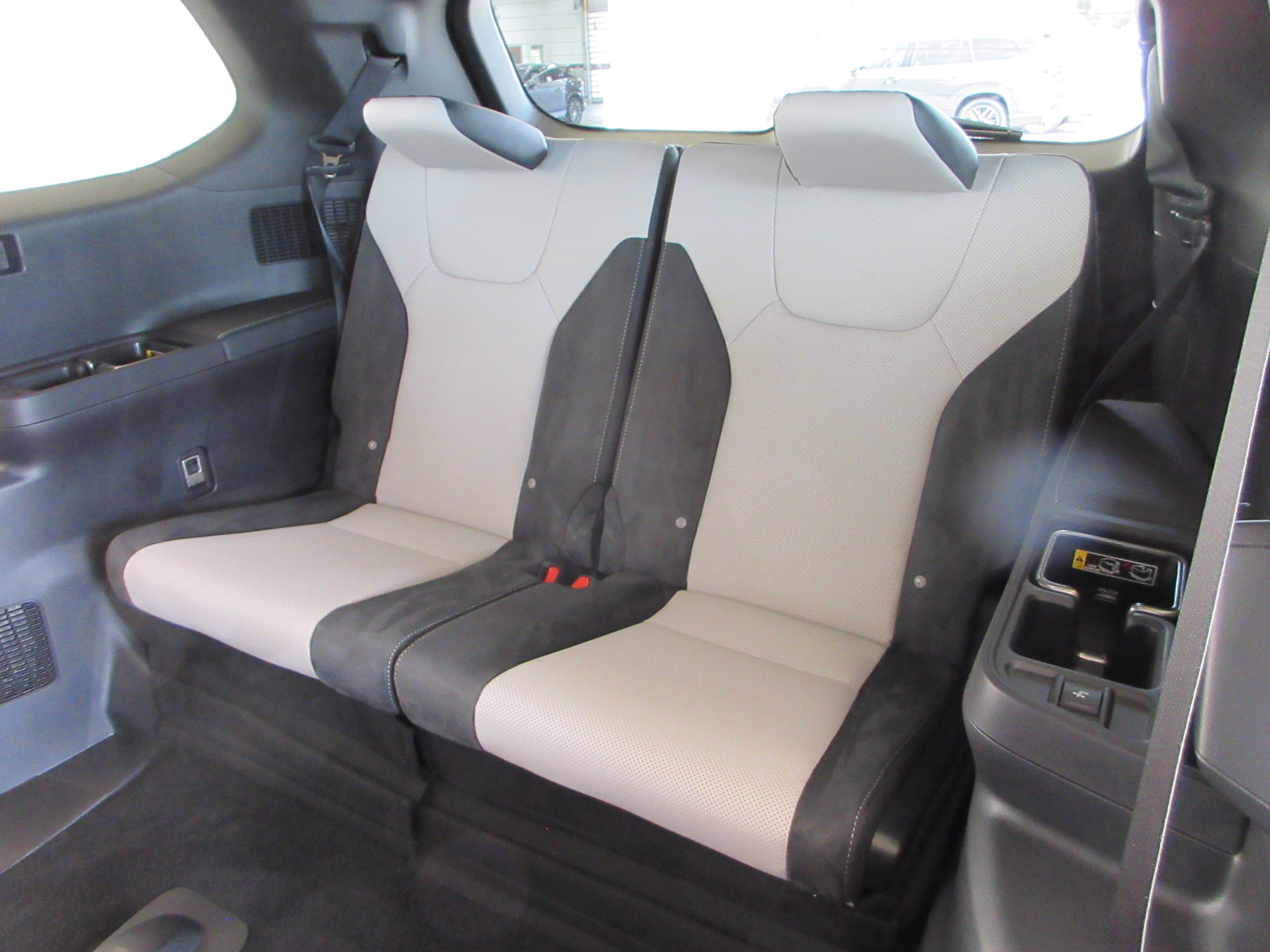 Certified Used 2026 CELESTIAL SILVER Lexus 500h F SPORT Performance Luxury image 21