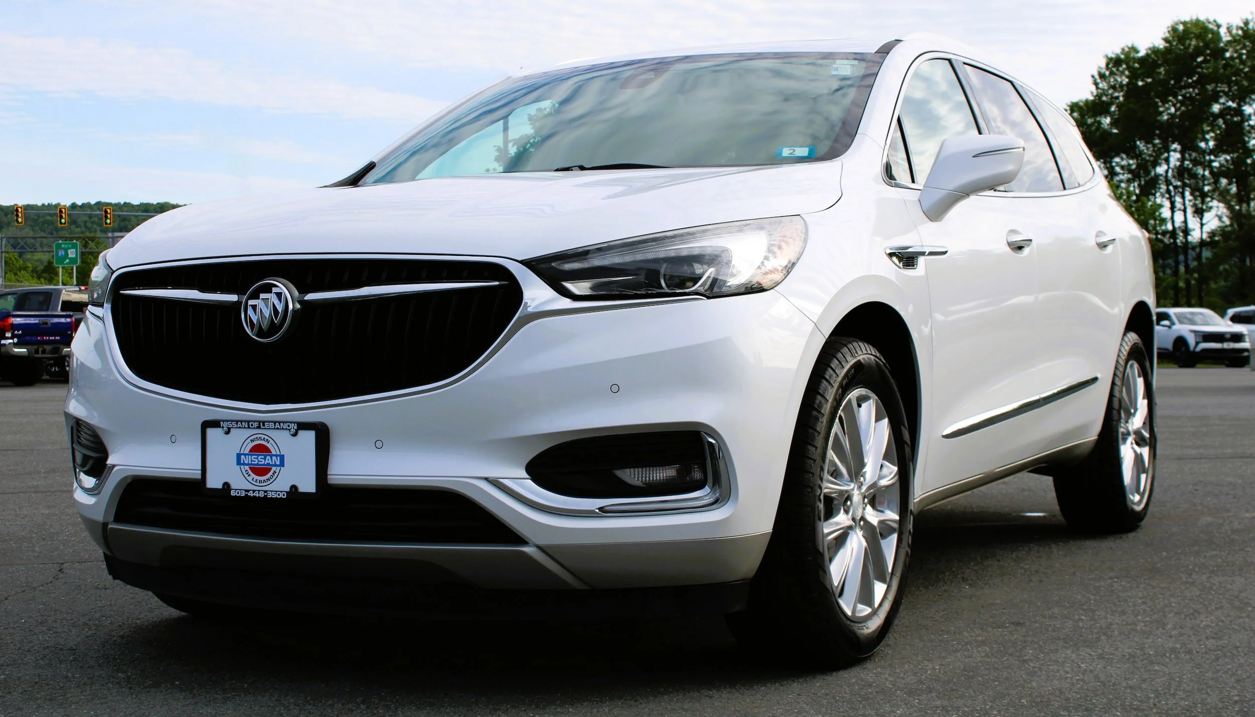 Used 2018 White Frost Tricoat Buick Premium image 1