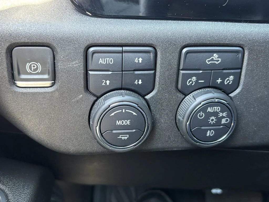 Used 2024 Summit White Chevrolet RST image 24