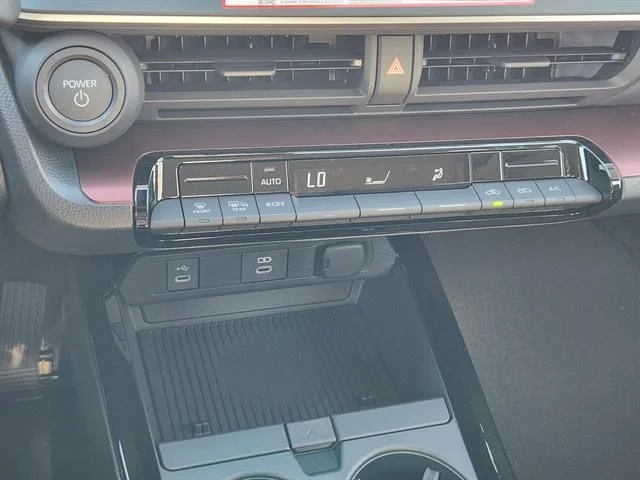 New 2026 Wind Chill Pearl <sup>1</sup> Toyota  SE image 14