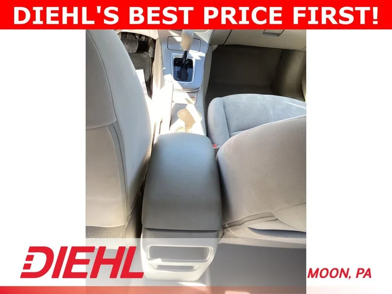 Used 2013 Silver Nissan SV image 19