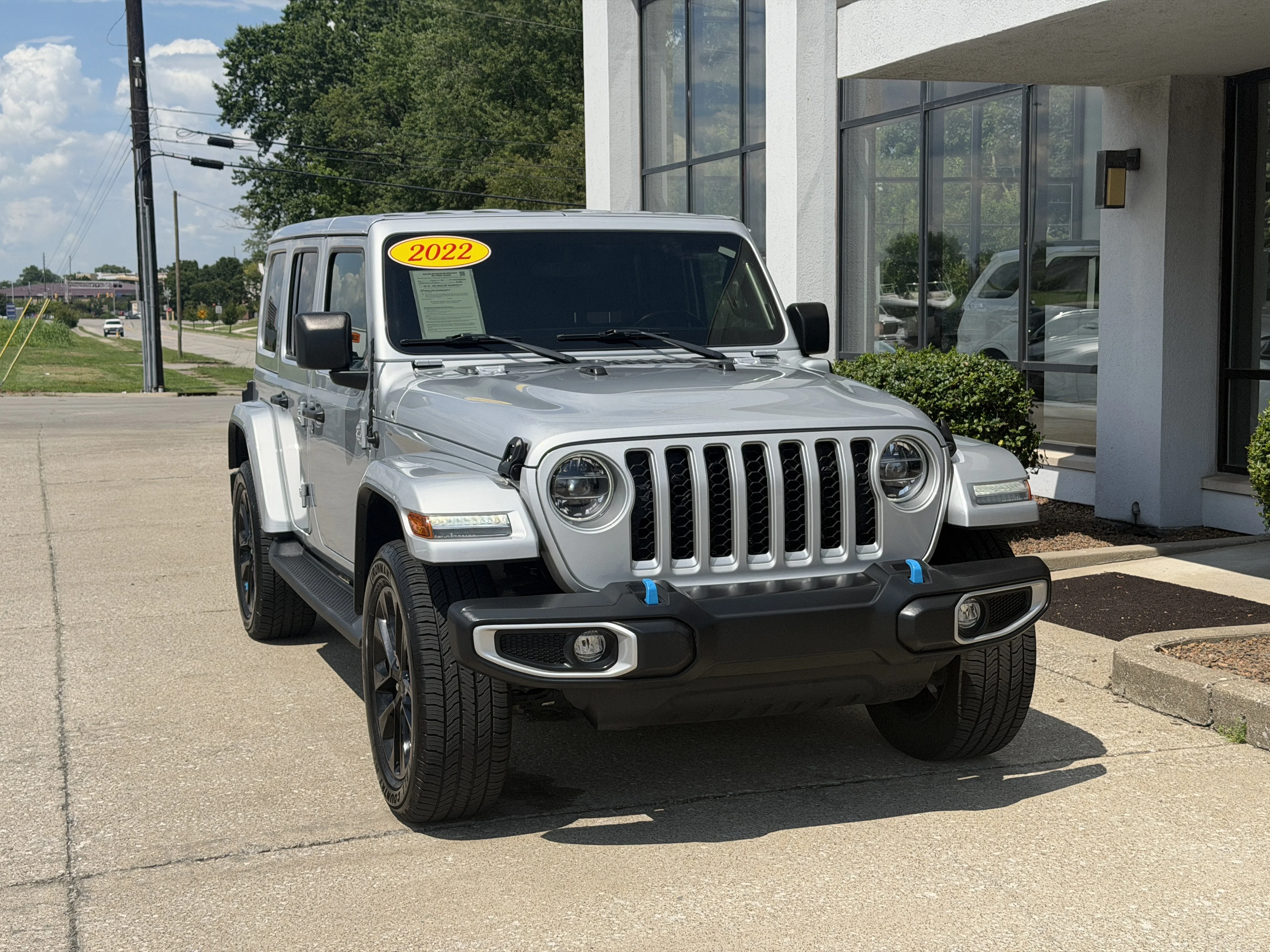 Used 2022 Silver Zynith Clearcoat Jeep Unlimited Sahara image 25