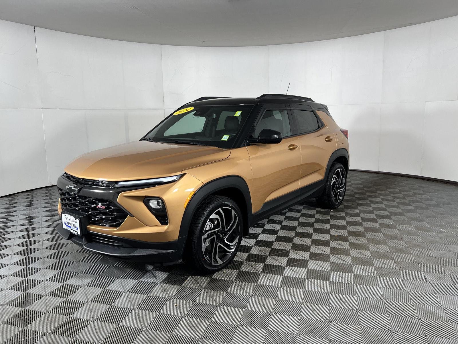 Used 2024 Copper Harbor Metallic Chevrolet RS image 19