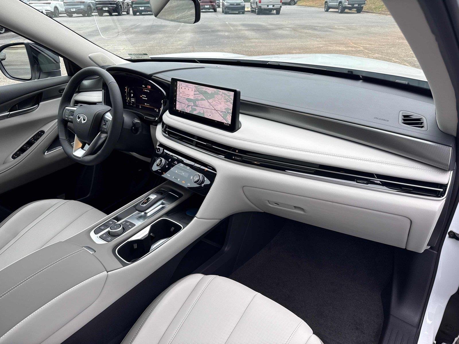 New 2027 RADIANT WHITE INFINITI Luxe FWD image 28