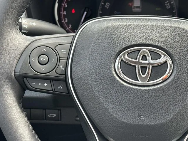 Used 2023  Toyota XLE image 22