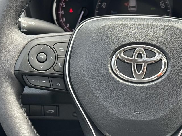 Used 2023  Toyota XLE image 22