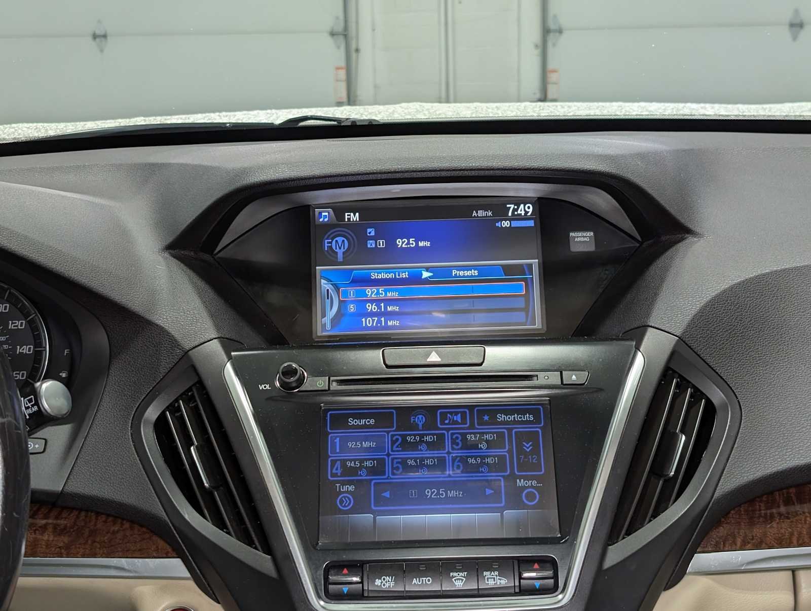 Used 2017 White Diamond Pearl Acura w/Technology Pkg image 18