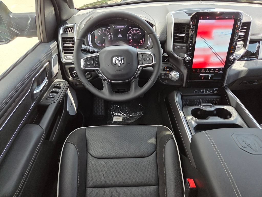 New 2026 Diamond Black Crystal Pearl-Coat Exterior Paint RAM Laramie image 25