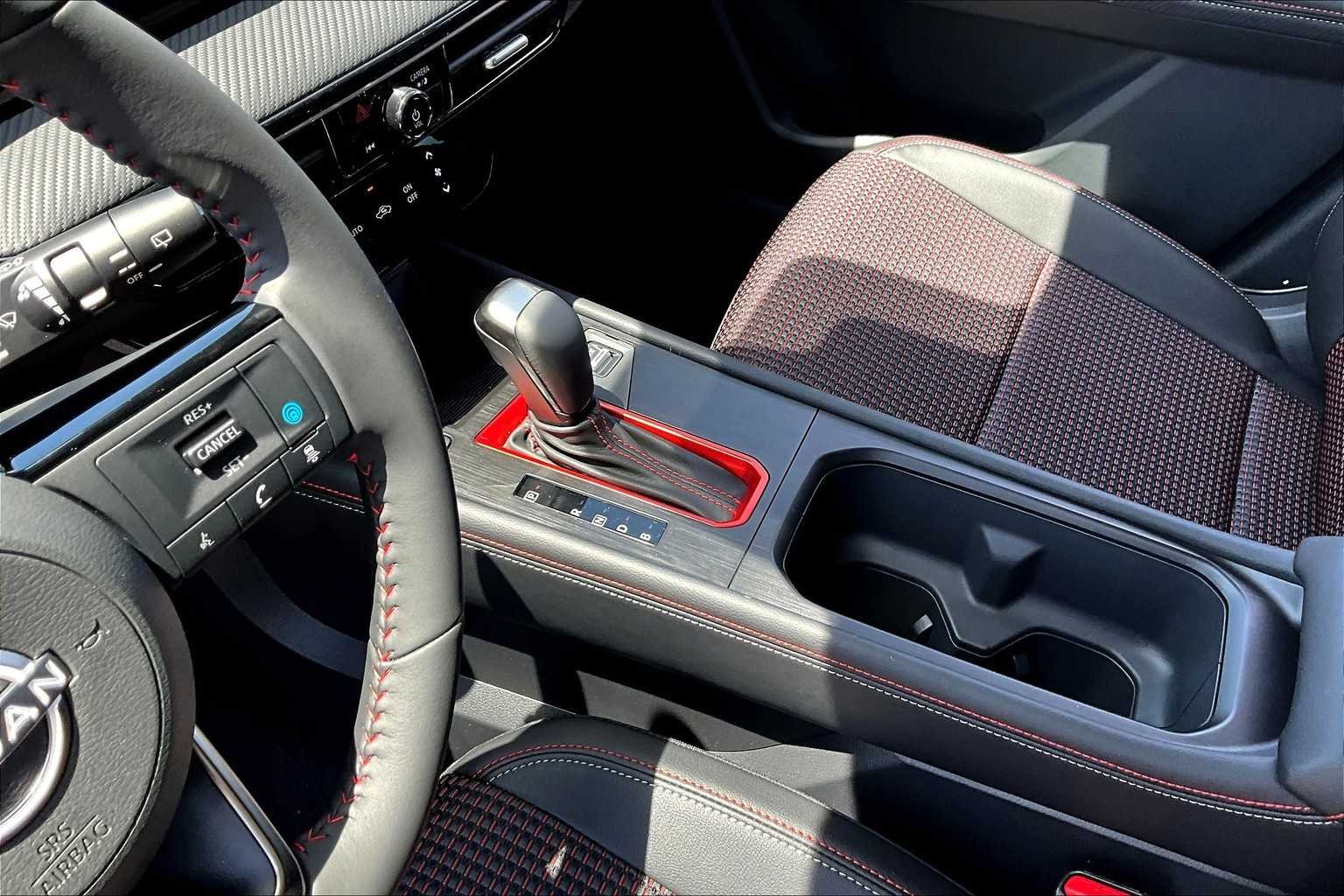 2025 Nissan Kicks SR - Photo 11