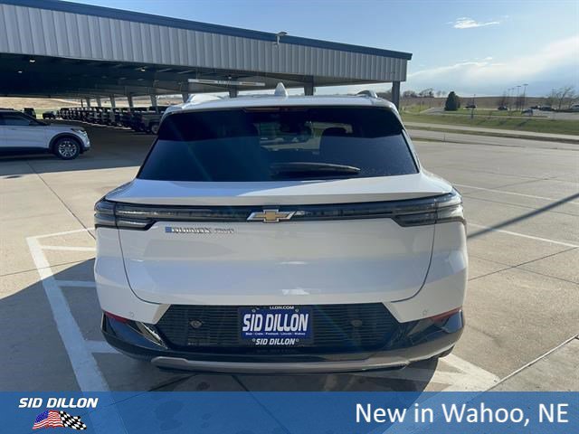 New 2026 Summit White Chevrolet LT image 4