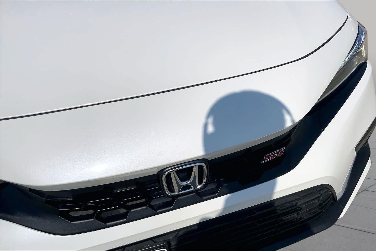 Used 2024 Platinum White Pearl Honda  image 57