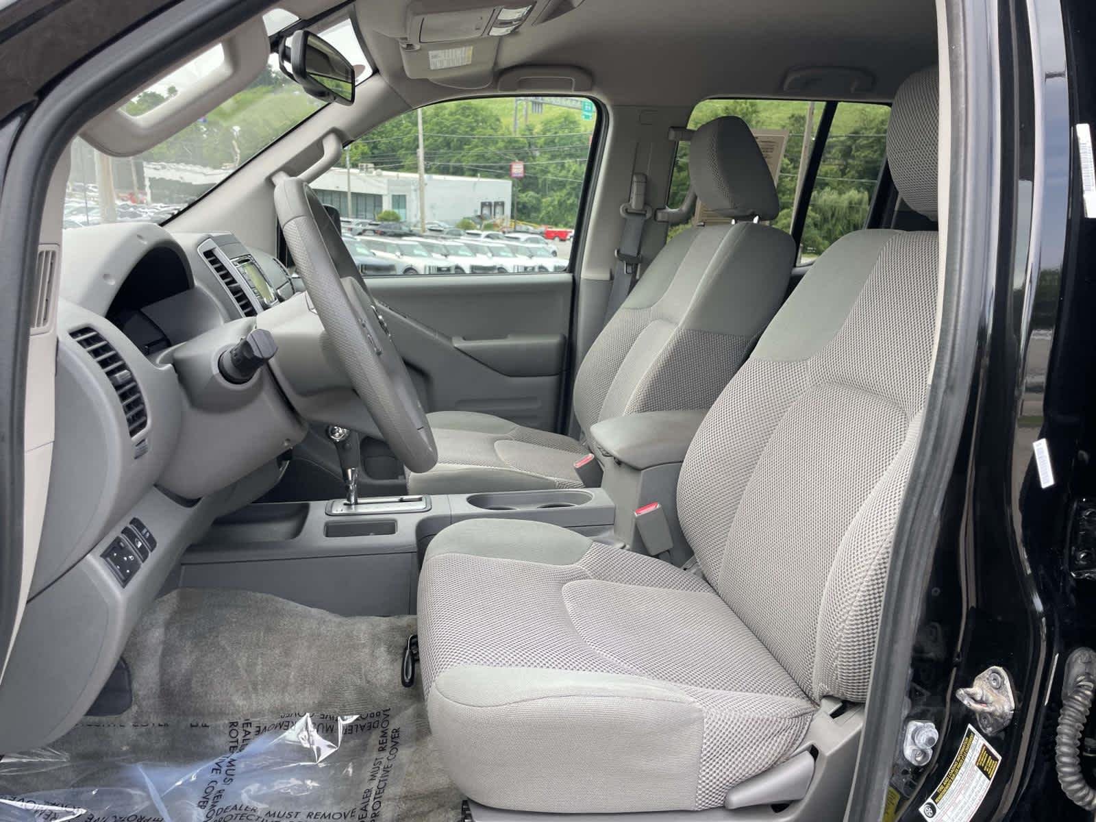 Used 2015 Super Black Nissan SV image 5
