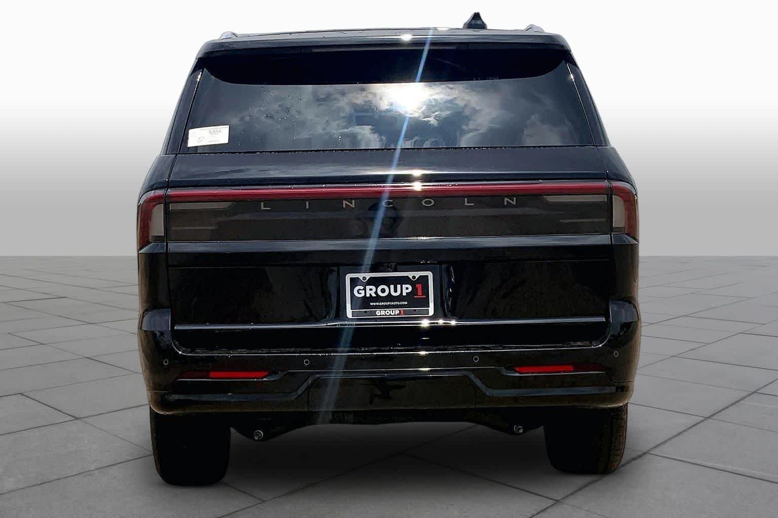 New 2026 Infinite Black Metallic Lincoln Reserve image 4