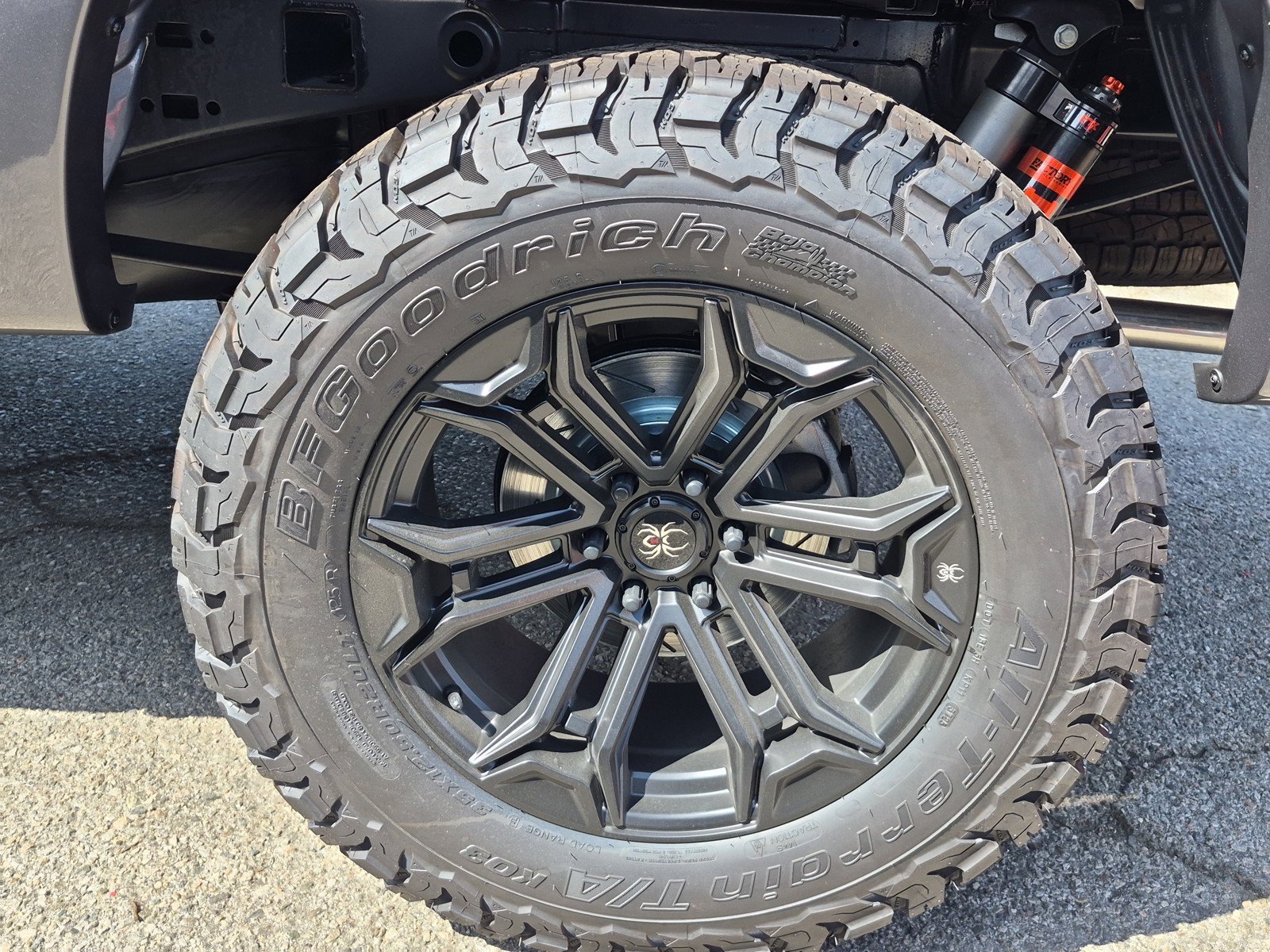 New 2026 Carbonized Gray Metallic Ford XL image 16