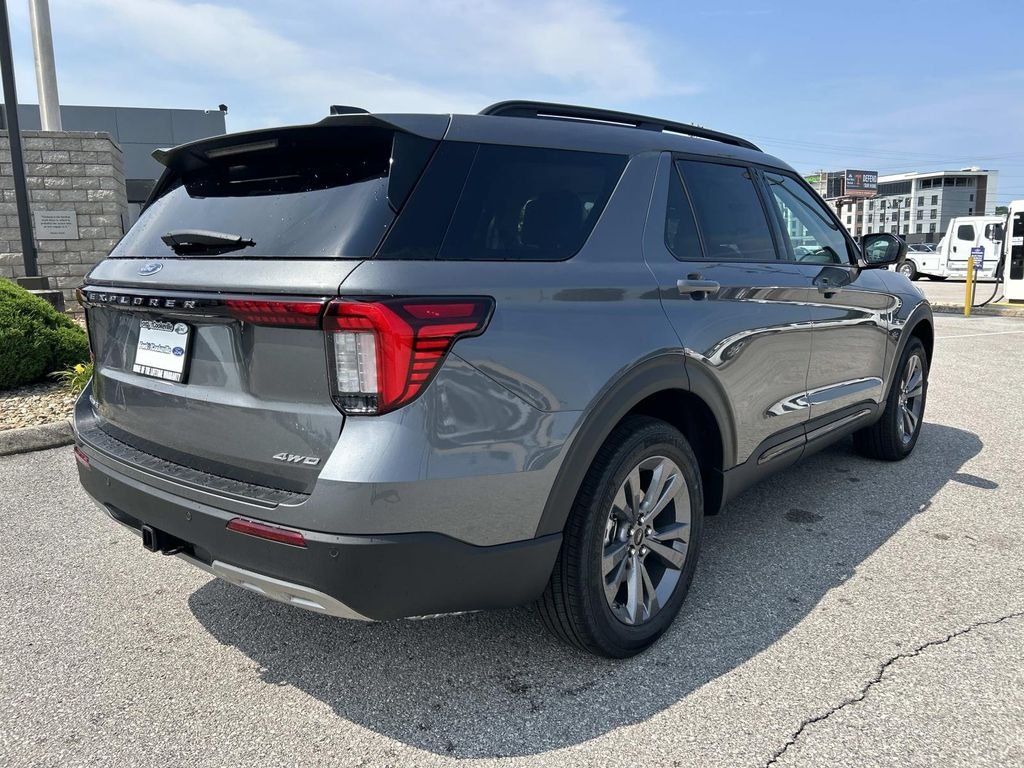 New 2026 Carbonized Gray Metallic Ford Active image 4