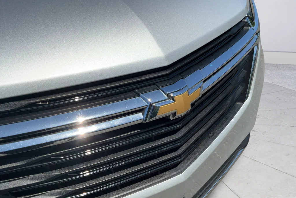 Used 2022 Silver Chevrolet LT image 30