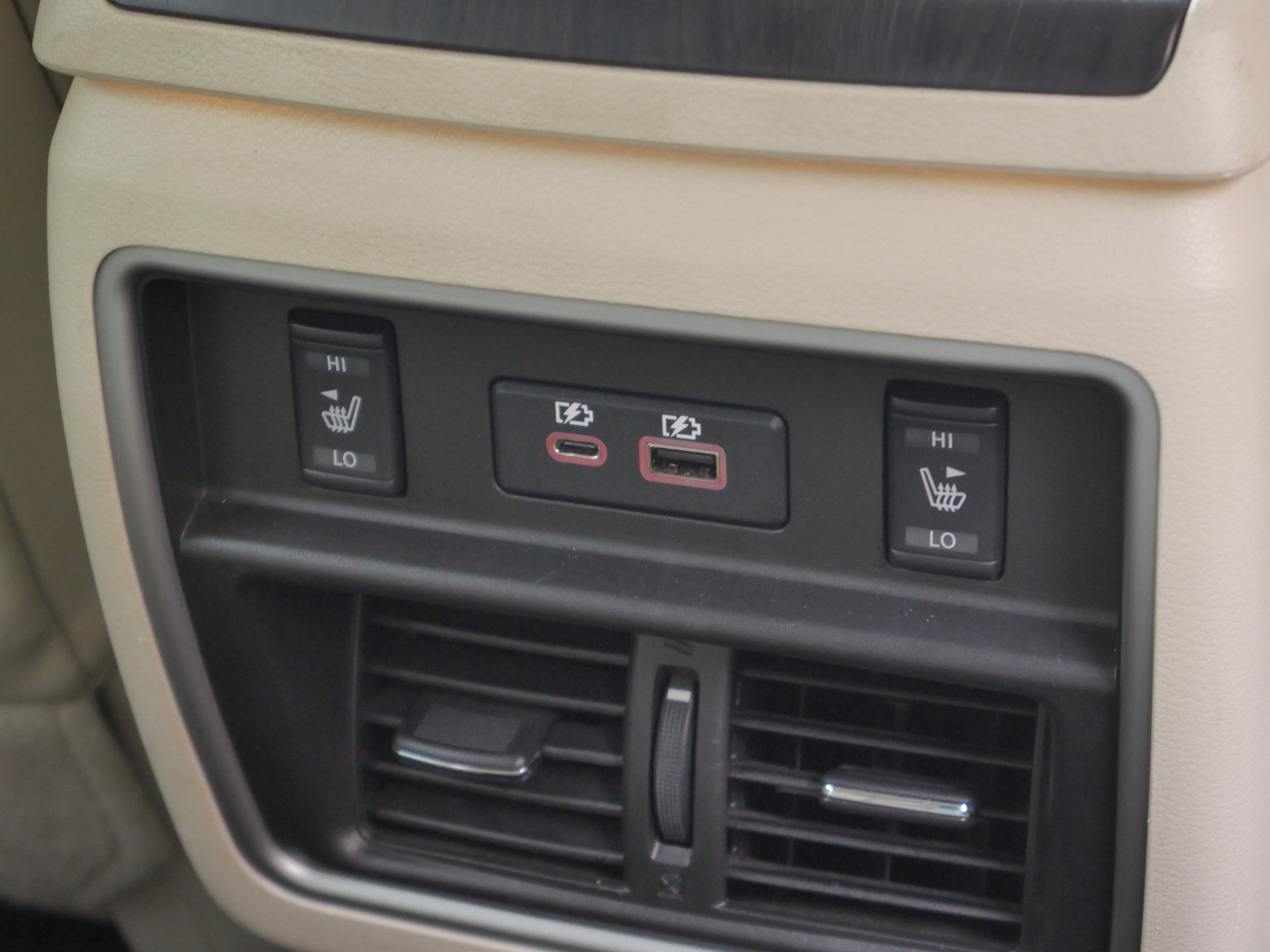 Used 2019 Mocha Almond Pearl Nissan Platinum image 27