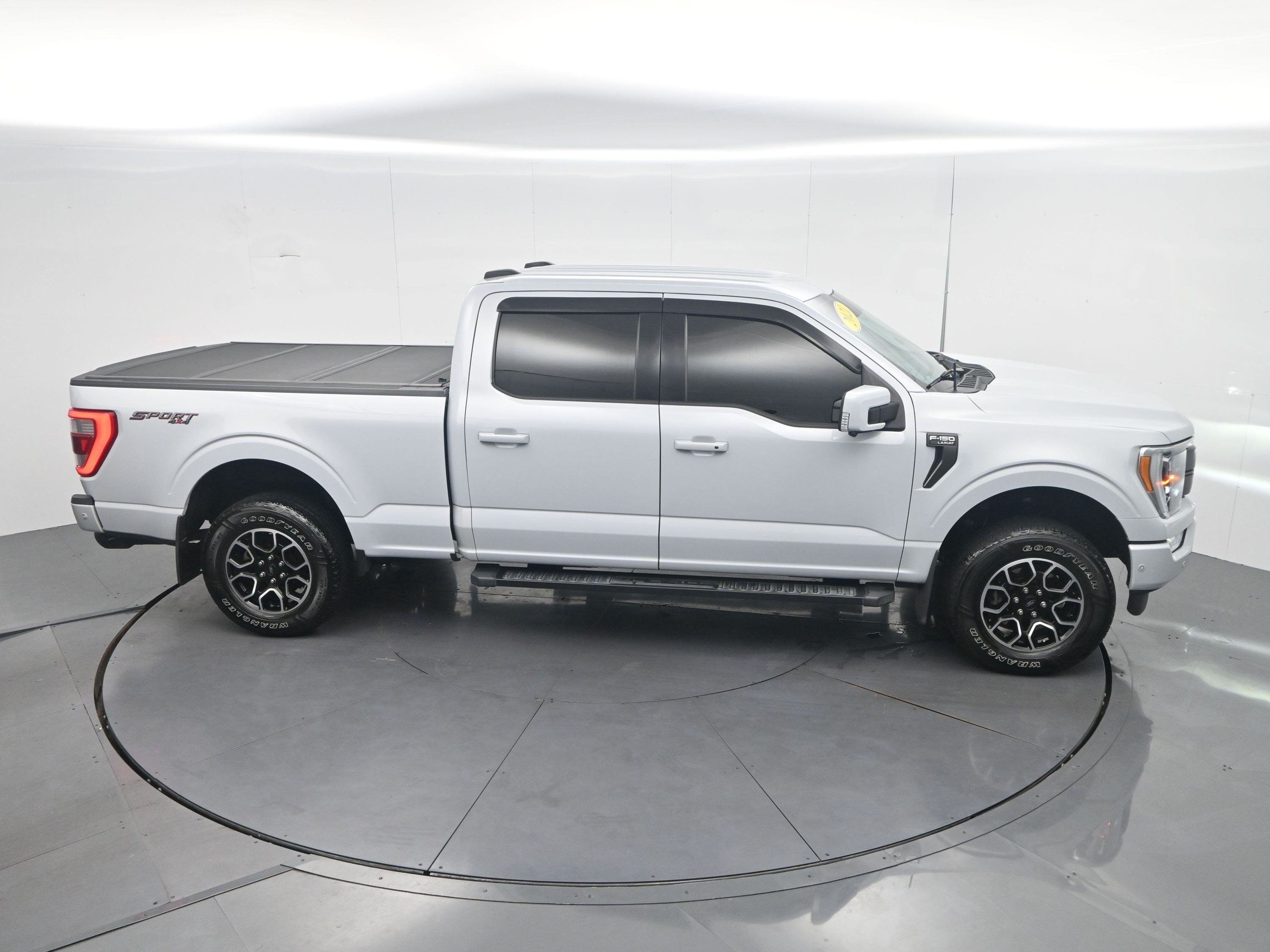Certified Used 2021 White Metallic Ford LARIAT image 36