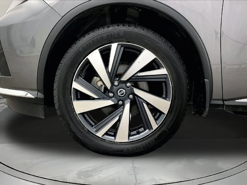 Used 2022 Gray Nissan SL image 13