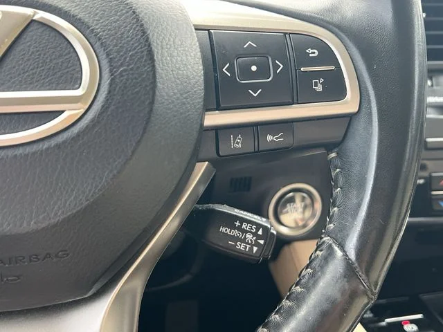 Used 2021 White Lexus 350 image 28
