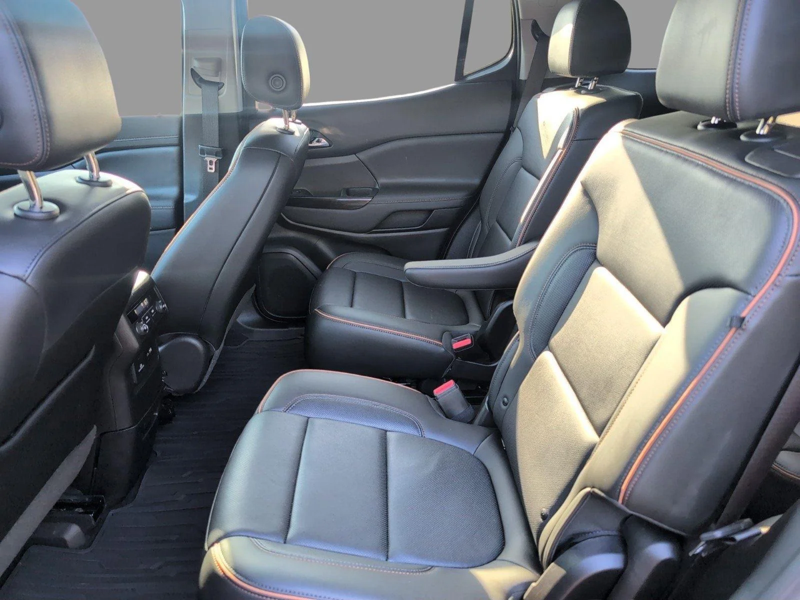 Used 2023 Sterling Metallic GMC AT4 image 36