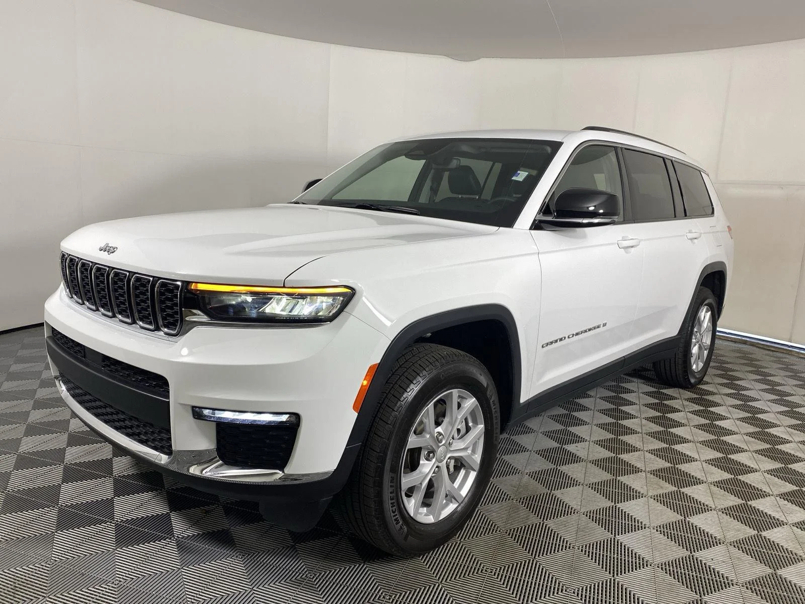 Used 2023 Bright White Clearcoat Jeep Limited image 11