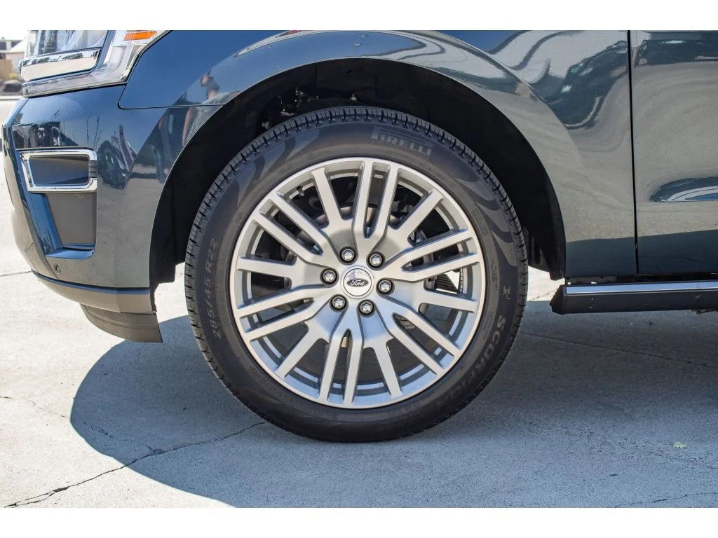 Used 2024 Stone Blue Metallic Ford Limited image 5