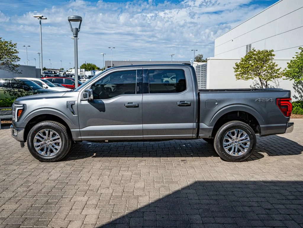 Used 2024 Gray Ford Lariat image 8