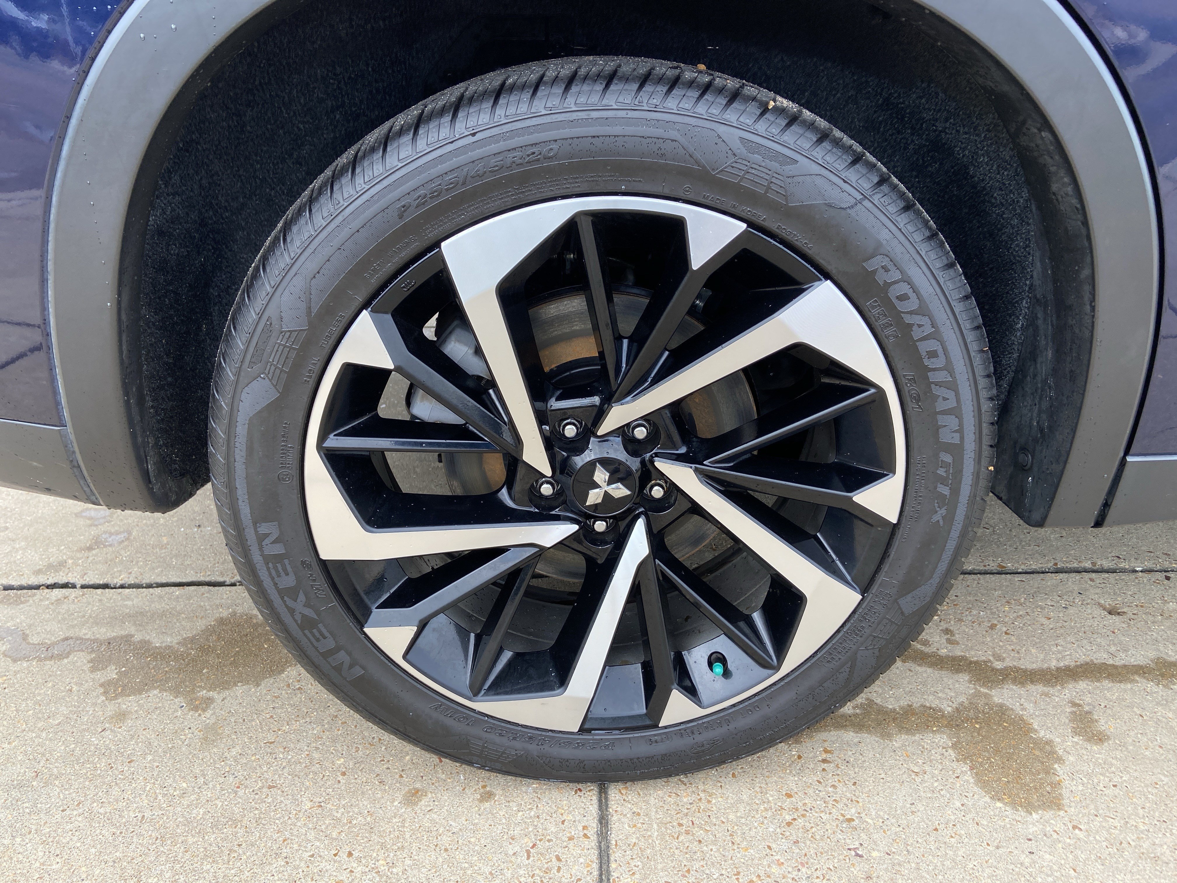 Used 2023 Cosmic Blue Metallic Mitsubishi SE image 29
